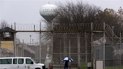 Study Suggests Illinois Womens Prison Disciplines Inmates Too Harshly