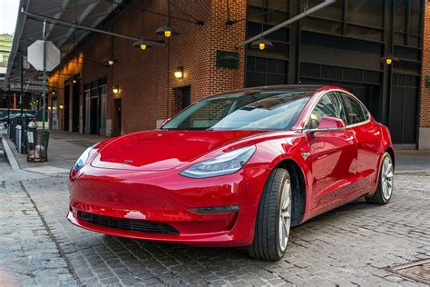 Плеер 1 плеер 2 плеер 3. Tesla reportedly won't sell the $35,000 Model 3 anymore ...