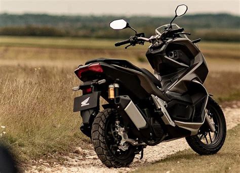 Honda was founded in the late 1940s as japan struggled to rebuild following the second world war. 2021-honda-adv-150-price-specs-malaysia-150cc-adventure ...