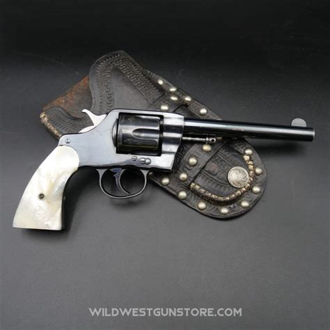 Superbe Revolver Colt 1895 Da Calibre 38 Et Plaquettes Nacre