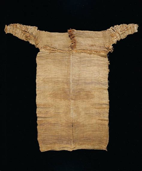 pleated linen dress egyptian old kingdom dynasty 6 2323 2150 b c ancient egyptian clothing
