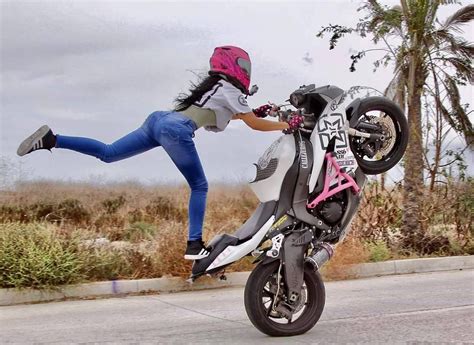 Stunt Girl Ben Drowned Motocross Videos Motos Vespa Pink Motorcycle