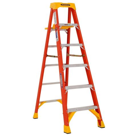 Werner 7 Ft Fiberglass Step Ladder With Shelf 300 Lb Load Capacity
