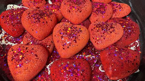 #14DaysofValentinesCrushes | Sparkly Hearts & Breaking Hearts Glitter