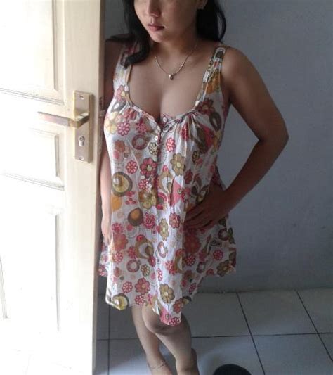 foto hot tante semok buka daster cewek amoy bugil