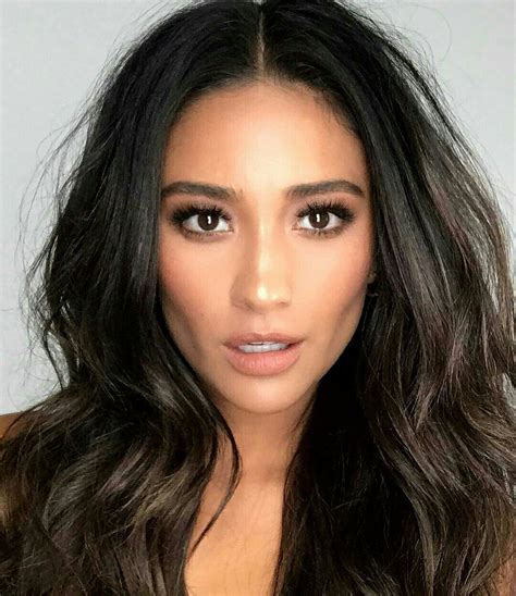 Shay Mitchell 7192017 Maquiagem Madrinha Visuais De Maquiagem