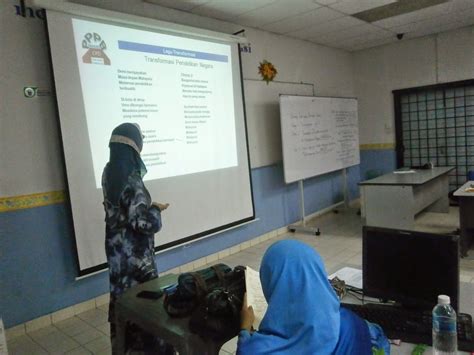 Nama asal sekolah ini ialah sekolah menengah jenis kebangsaan perempuan (inggeris) bukit kuda. SMK BUKIT SENTOSA: Taklimat PPPB Fasa 3