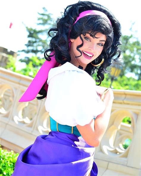 Esmeralda Hunchback Of Notre Dame Disney World Characters Disney Films