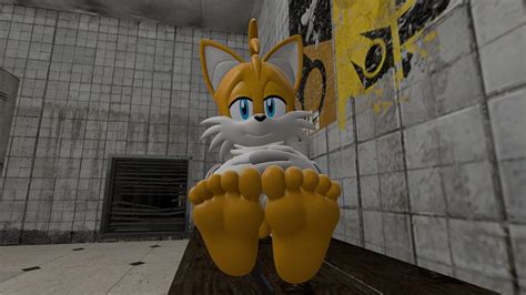 Tails Feet By Jhedral On Deviantart