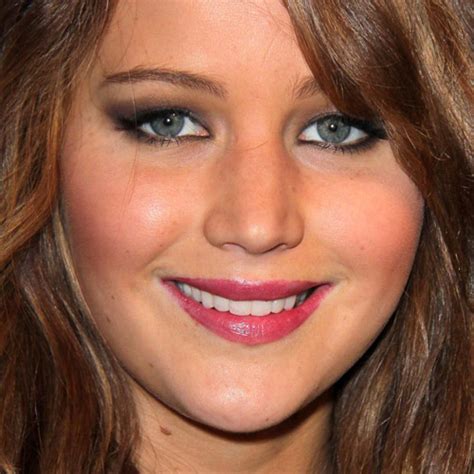 Jennifer Lawrence Makeup And Red Lipstick Steal Her Style