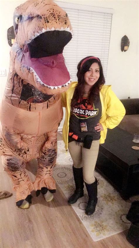 Jurassic Park Couple Costumes Couples Costumes Dinosaur Halloween Jurassic Park Costume