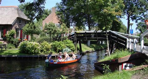 Canals In The Netherlands Giethoorn The Netherlands Your Dutch