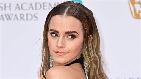 Emma Watsons Major Hair Chop Made Its Red Carpet Debut — See Photos
