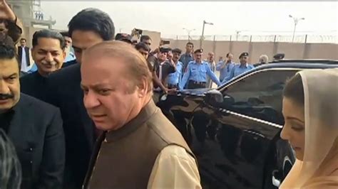 pakistan s ousted pm nawaz sharif in court on corruption charges world news sky news