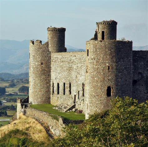 In the same way sensations arise in the body—pleasant or unpleasant or. Castillo Harlech en Gales | Viajar a Inglaterra y Escocia