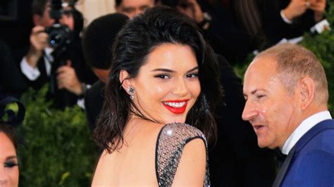 Kendall Jenner Tells Mario Testino She Doesnt Get To Be Hot Enough