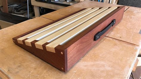 I made this homemade guitar pedalboard to clean up the mess of cables and effects pedals i have. Mahogany/Ash Pedalboard - YouTube