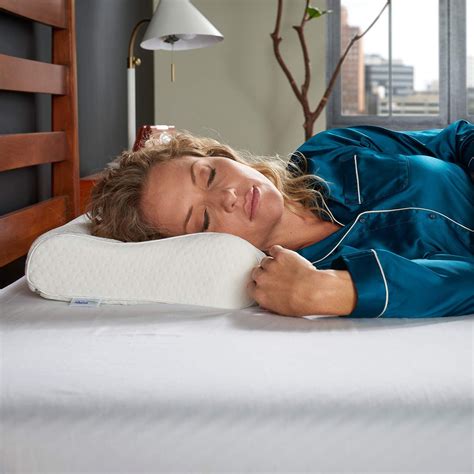 Tempur Pedic Neck Pillow Review Get It And Relax The Neck And Back