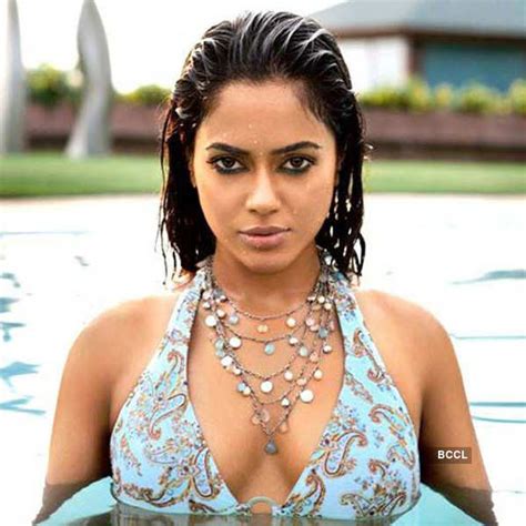 Sameera Reddy Is Sexy And Seductive All Thanks To Her Hot Body And Glowing Dusky Complexion