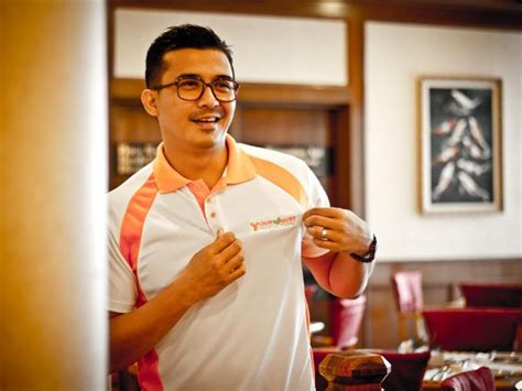 Aaron with his wife diyana and three children on a 2016 tour at alhamdulillah. Aaron Aziz vs Zed Zaidi | News & Features | Cinema Online