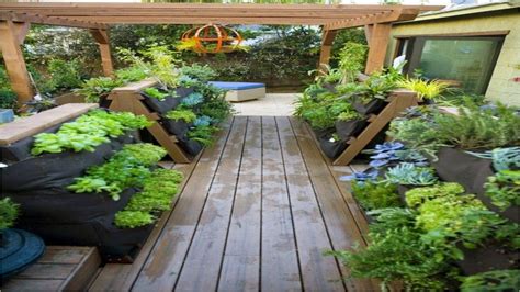 10 Deck Vegetable Garden Ideas