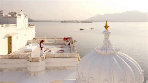 Taj Lake Palace Udaipur Rajasthan ⋆ Hotel ⋆ Greaves India