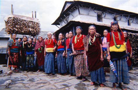 Gurung Women A Group Of Gurung Women In Nepal In Tradition Flickr