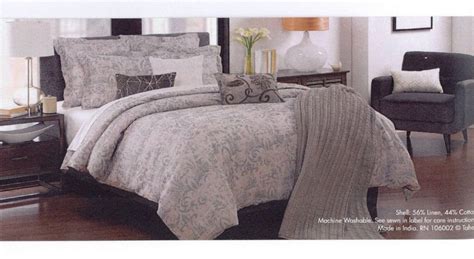 Each measure 20 x 26. TAHARI Home 3 PC QUEEN DUVET Cover SET Damask Floral LINEN ...