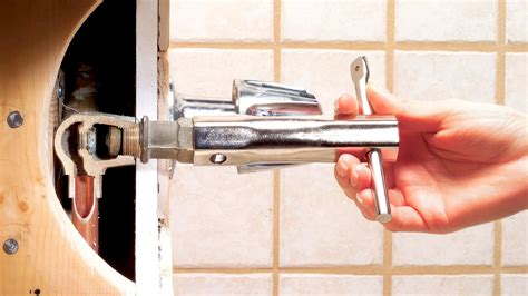 How To Fix Leaking Shower Tap — Diy Method ‐ Big Blue Plumbing