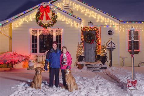 Hang Outdoor Christmas Lights The Best Way To Generate Lively