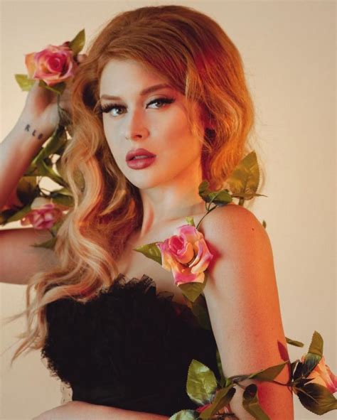Thefappening Renee Olstead Sexy Tits Photos The Fappening