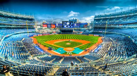 Enjoy The Grandeur Of Yankee Stadium New York Traveldigg