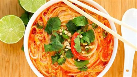 Sebaiknya gunakan wajan cekung dan aduk bihun goreng pakai sumpit agar tidak terputus. Resep Bihun Kuah Pedas - Lifestyle Fimela.com