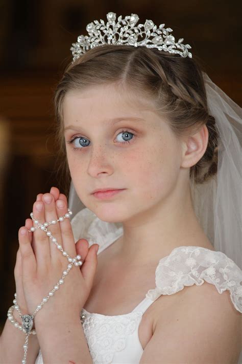 First Communion Photo Ideas Crown Jewelry Fashion First Holy