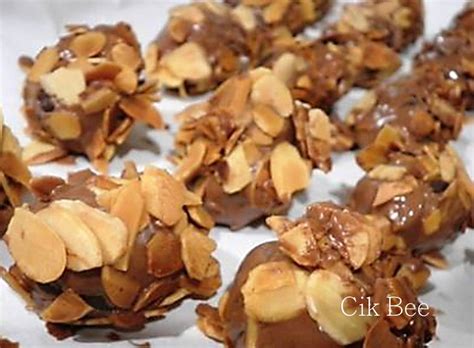 Namun, biskut ini agak leceh untuk dihasilkan kerana ia melibatkan dua kali kerja. Resepi Luxury Almond London Praline - Resepi Cik Bee