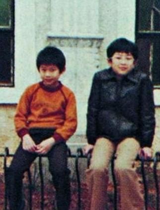 Haomen qifu de chuntian manga: 古天樂與弟弟古天蔭合照曝光，網友大呼：比古天樂還帥! - 每日頭條