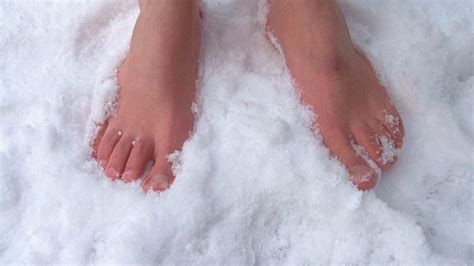How Do I Stay Barefoot Or Keep My Strong Feet Through The Winter Mindful Running