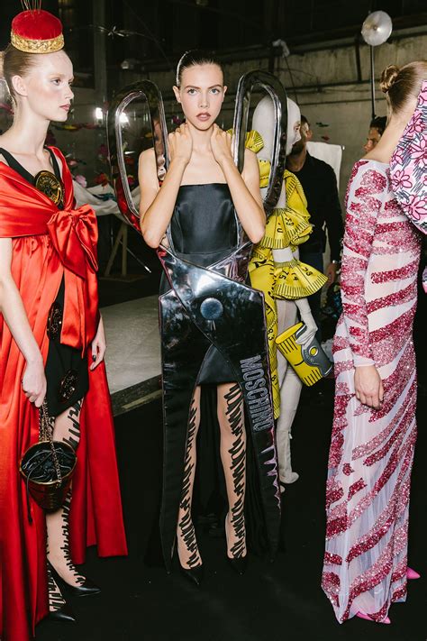 the best backstage photos from milan fashion week spring 2019 fashion fashion week fashion
