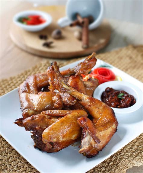 Selain tahu dan tempe, protein hewani seperti ayam sering diolah menjadi baceman oleh masyarakat yogyakarta. Resep Ayam Bacem Mudah dan Sederhana - Titipku