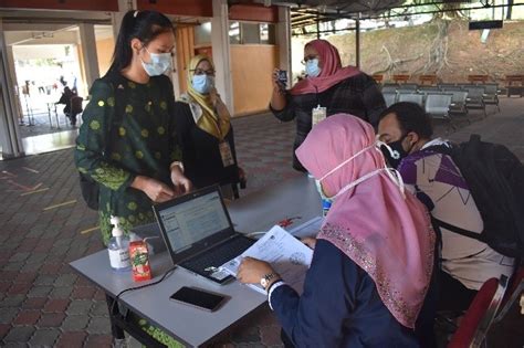 Senarai bidang kursus ditawarkan di. Prosedur Operasi Standard (SOP) Hari Pendaftaran Pelajar ...