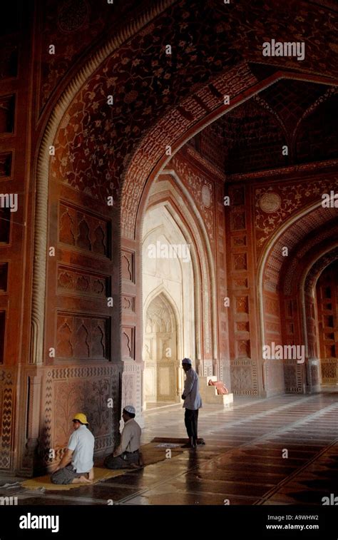 Inside The Mosque Taj Mahal Agra Uttar Pradesh India Stock Photo Alamy