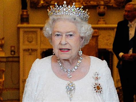 Royal Diamonds To Be Displayed For Queens Jubilee Cbs News