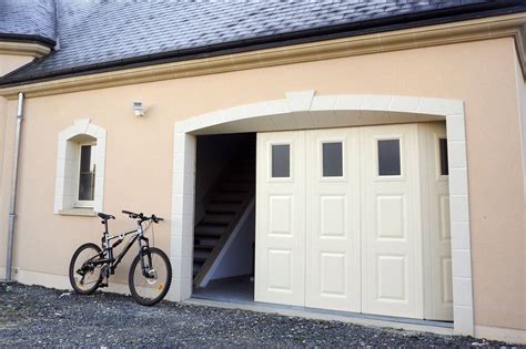 Faites appel à un professionnel de la fermeture, un gage de les portes sectionnelles à double paroi sont particulièrement indiquées pour les garages accolés à l'habitat. Acheter une porte de garage sectionnelle latérale sur ...