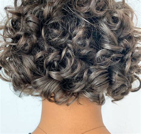30 Stunning Curled Short Hairstyles To Try In Spring 2020