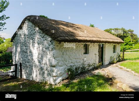 Traditional Irish Stone Cottage Thatched Hi Res Stock Photography And