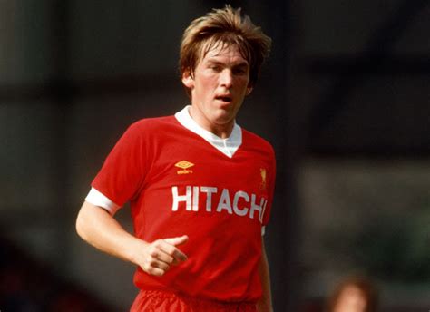 Liverpool News Kenny Dalglish To Have Own Anfield Stand Daily Star