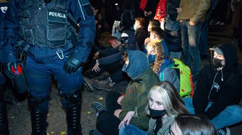 Urszula heeft 9 functies op zijn of haar profiel. Jak wykorzystać mandat... w czasie protestów