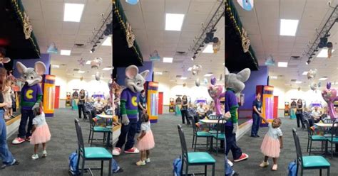 Nj Woman Shares Viral Video Of Chuck E Cheese Mascot Allegedly