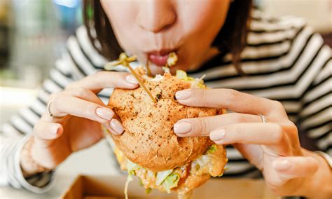 Research shows that women who eat fast food twice or more each week are anywhere from 40 to 70% more likely to be diagnosed with type 2 diabetes. Emotional Eating - HelpGuide.org