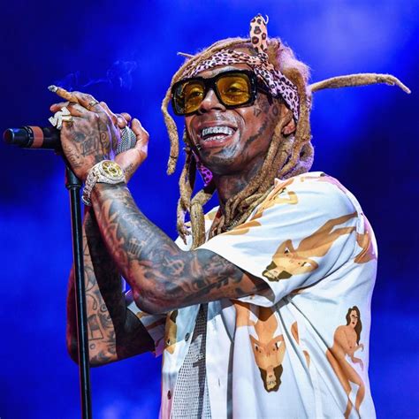 intro hook president carter (x8). Review: Lil Wayne 'Tha Carter V' Album